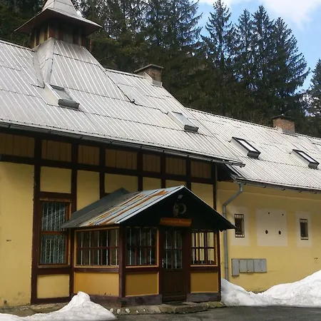 Chata Korytnicka Pod Donovalmi Banská Bystrica